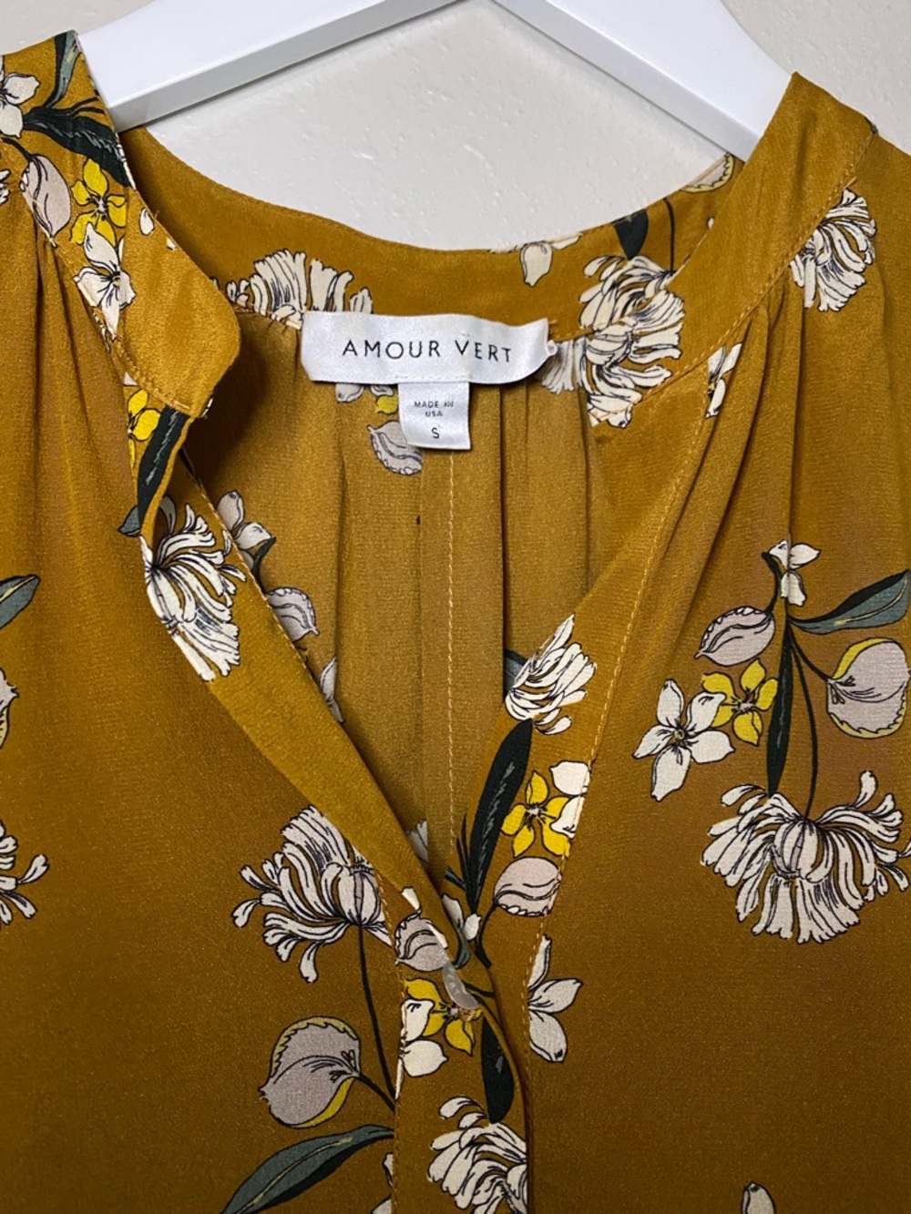 Amour Vert Silk Floral Cap Sleeve Blouse Size Small Ochre Mustard Yellow - Picture 2 of 7